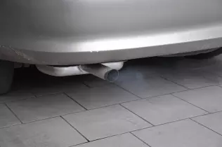 Tailpipe exhaust fumes