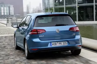Volkswagen Golf TGI BlueMotion - rear view