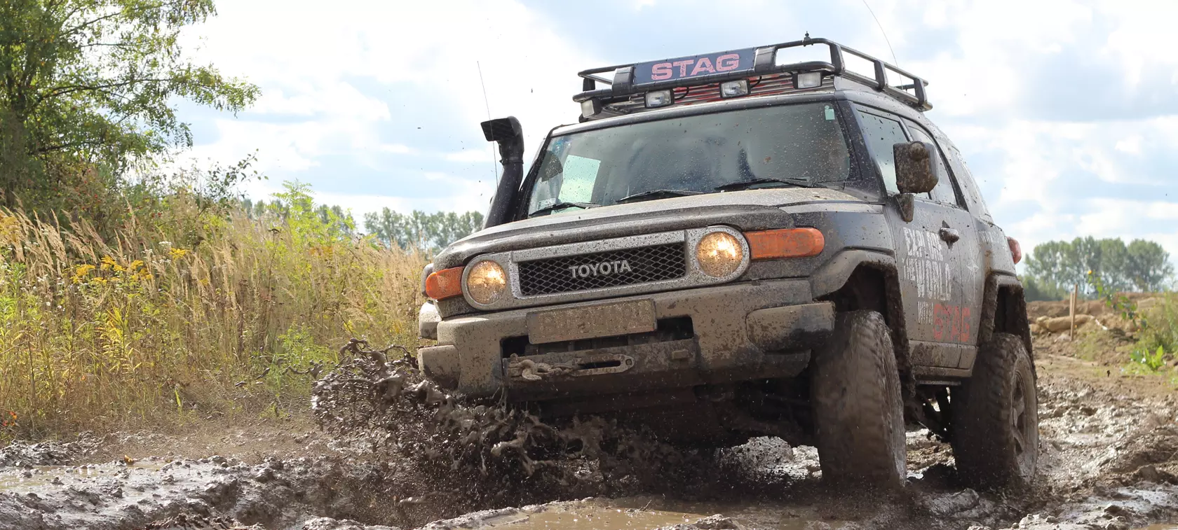 Toyota FJ Cruiser LPG by STAG - gas in the mud