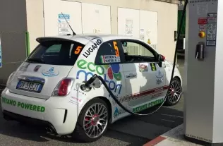 Ecomotori's Abarth 500 CNG during refueling