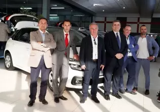 Citroën C4 Picasso LPG presented to taxi drivers