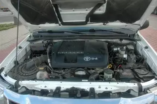 Toyota Hilux with a STAG DIESEL LPG system - the engine bay