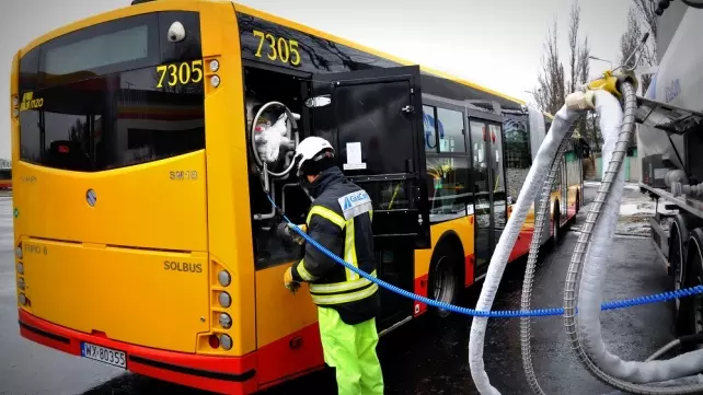 LNG buses enter service in Warsaw