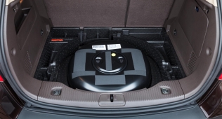 Opel Mokka LPG ecoFlex - autogas tank beneath the boot floor