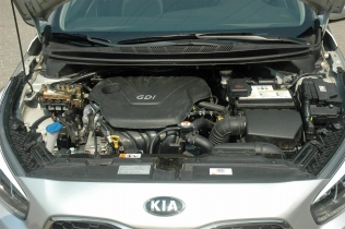 Kia Cee'd GDI LPdi - the engine bay