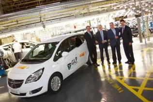 Opel and Repsol agreement signing ceremony