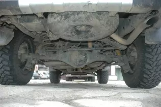 Toyota FJ Cruiser - the LPG tank underneath the car