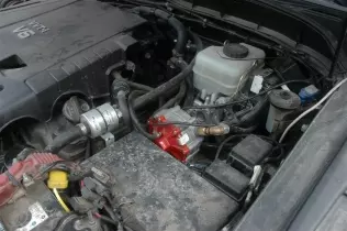 Toyota FJ Cruiser - the LPG reducer next to the engine