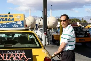 Refilling a taxi's tank with autogas