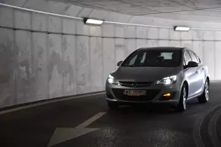 Opel Astra sedan LPG