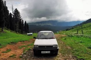 An LPG-powered Maruti Suzuki in Kashmir Valley, India